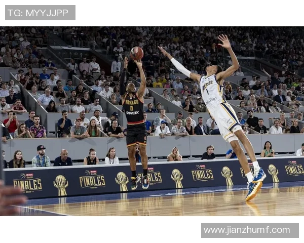 文班亚马首场比赛表现惊艳5次盖帽与字母哥隔扣引发热烈讨论